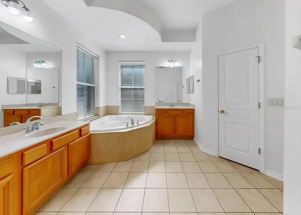 435 Islebay Drive Apollo Beach FL 33572