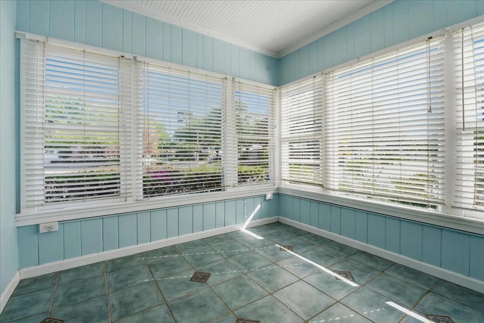1200 22nd Avenue N St Petersburg FL 33704