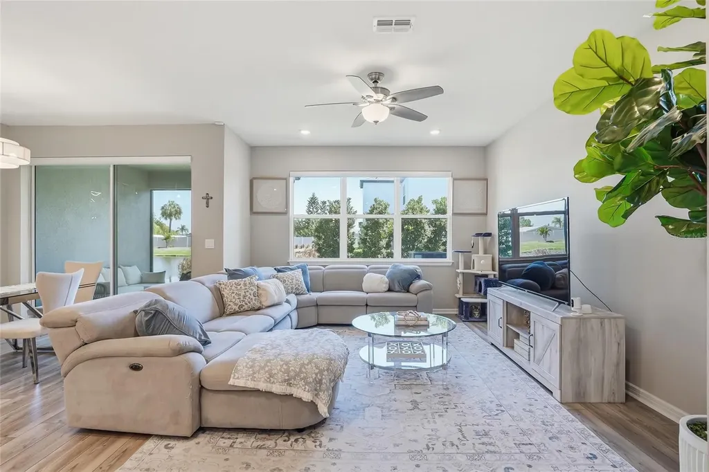 11231 Beach Walk Way NE St Petersburg FL 33716