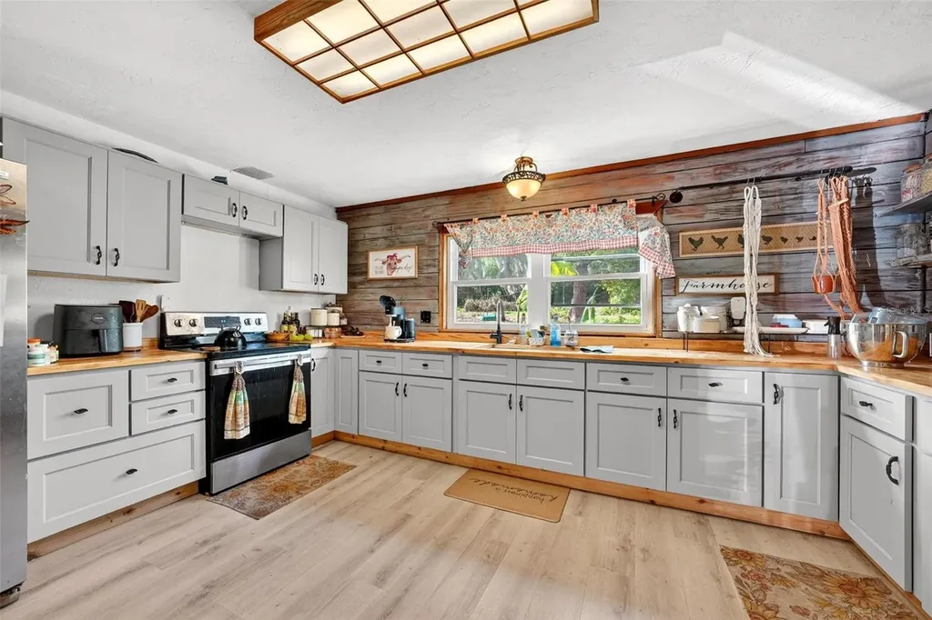 150 Catalina Drive Debary FL 32713