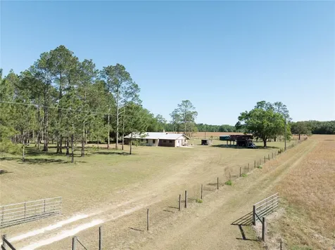 13296 SW County Road 231 Brooker FL 32622