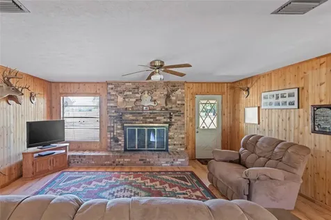 13296 SW County Road 231 Brooker FL 32622