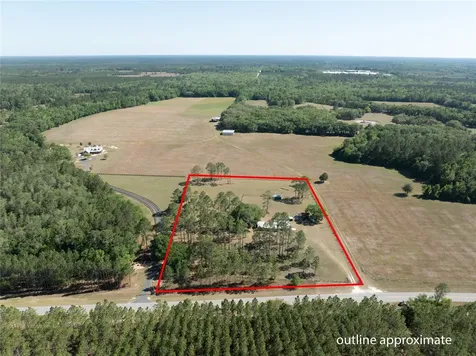 13296 SW County Road 231 Brooker FL 32622