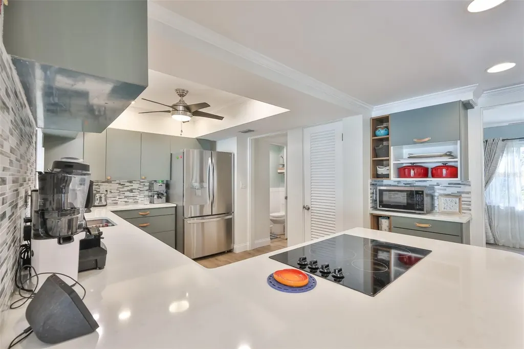 1279 86th Avenue N St Petersburg FL 33702