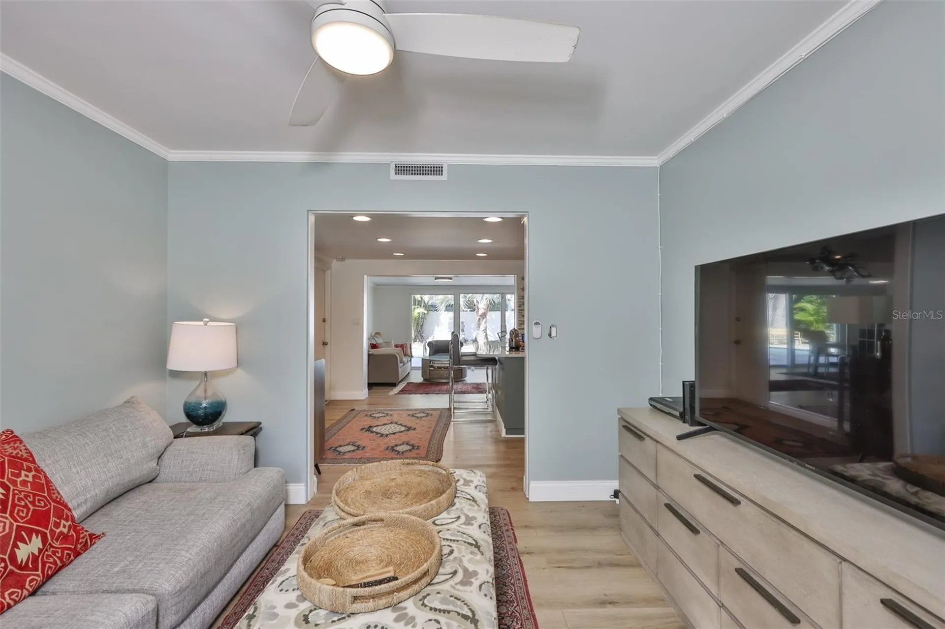 1279 86th Avenue N St Petersburg FL 33702