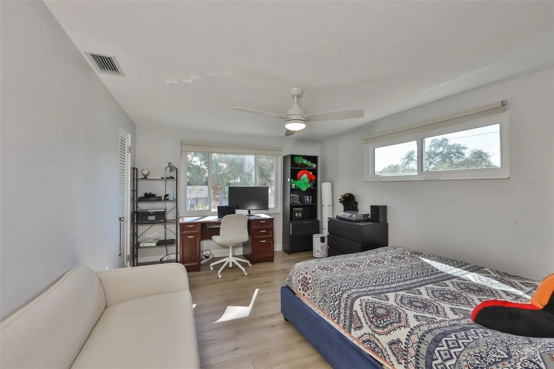 1279 86th Avenue N St Petersburg FL 33702