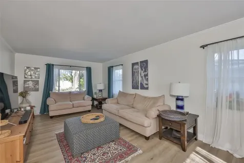 1279 86th Avenue N St Petersburg FL 33702
