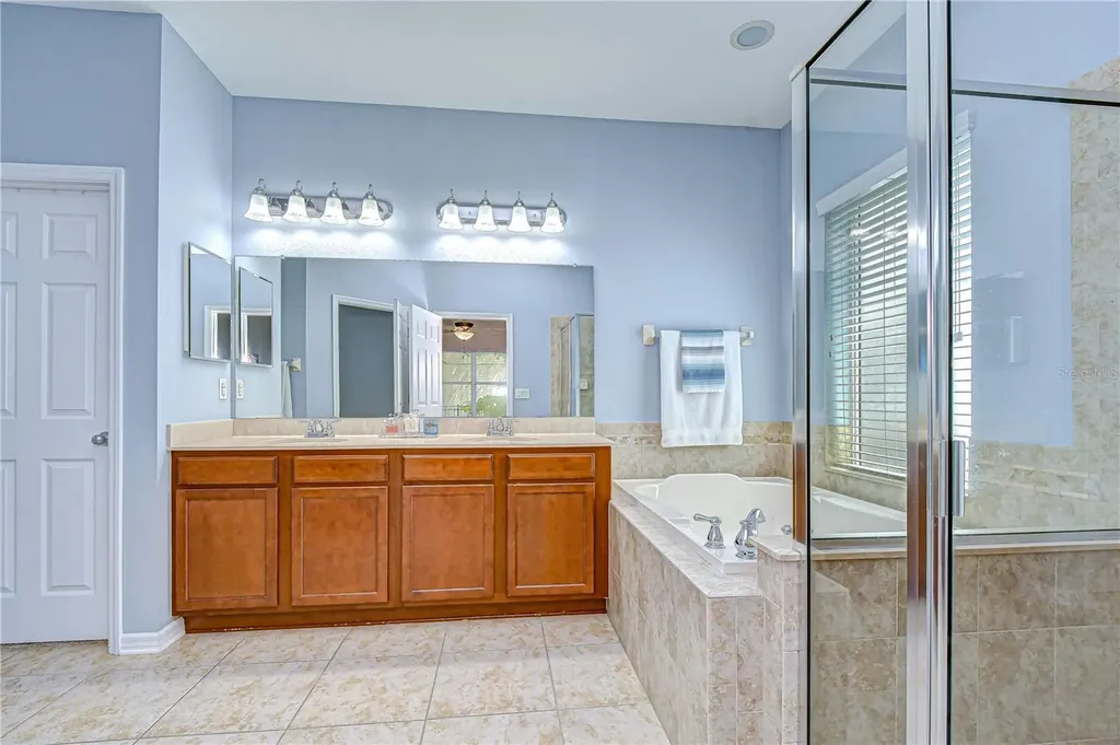 15827 Starling Water Drive Lithia FL 33547