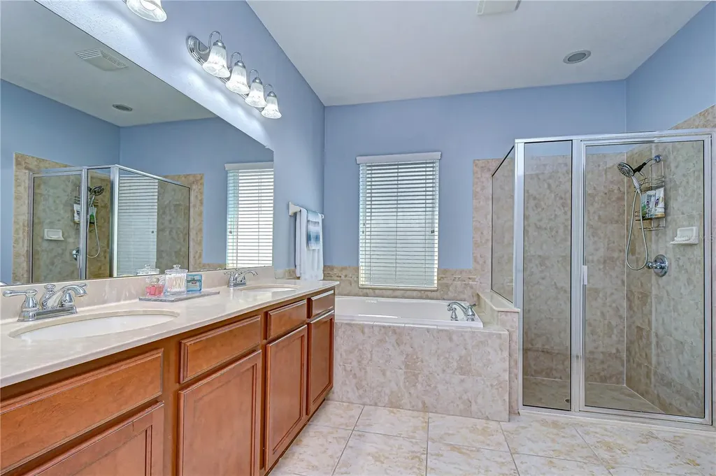 15827 Starling Water Drive Lithia FL 33547