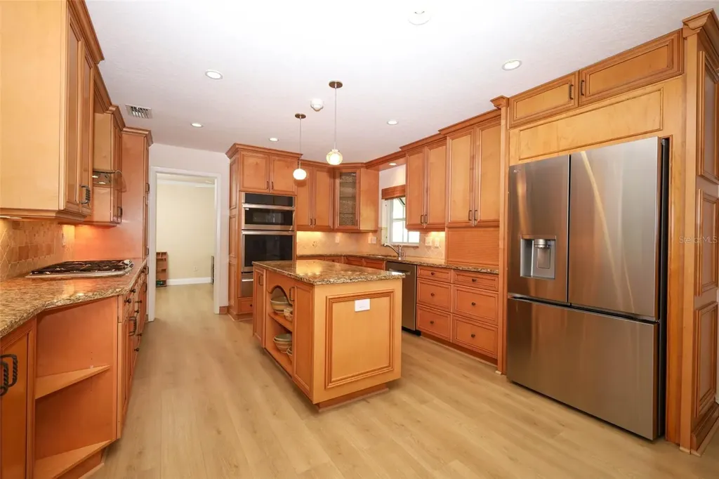 102 Pineview Circle Altamonte Springs FL 32714