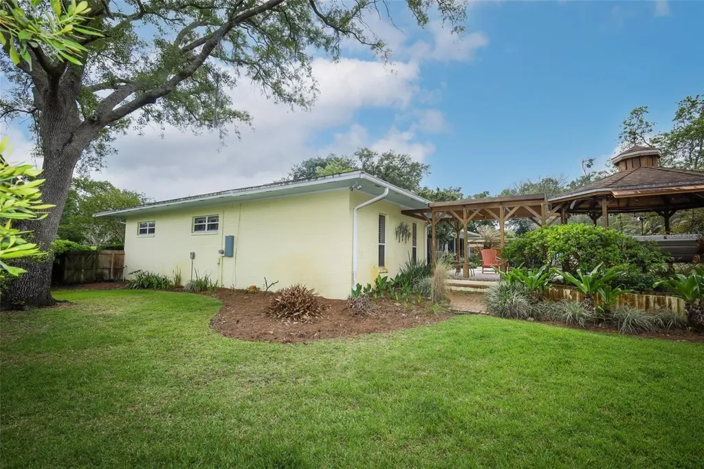 102 Pineview Circle Altamonte Springs FL 32714