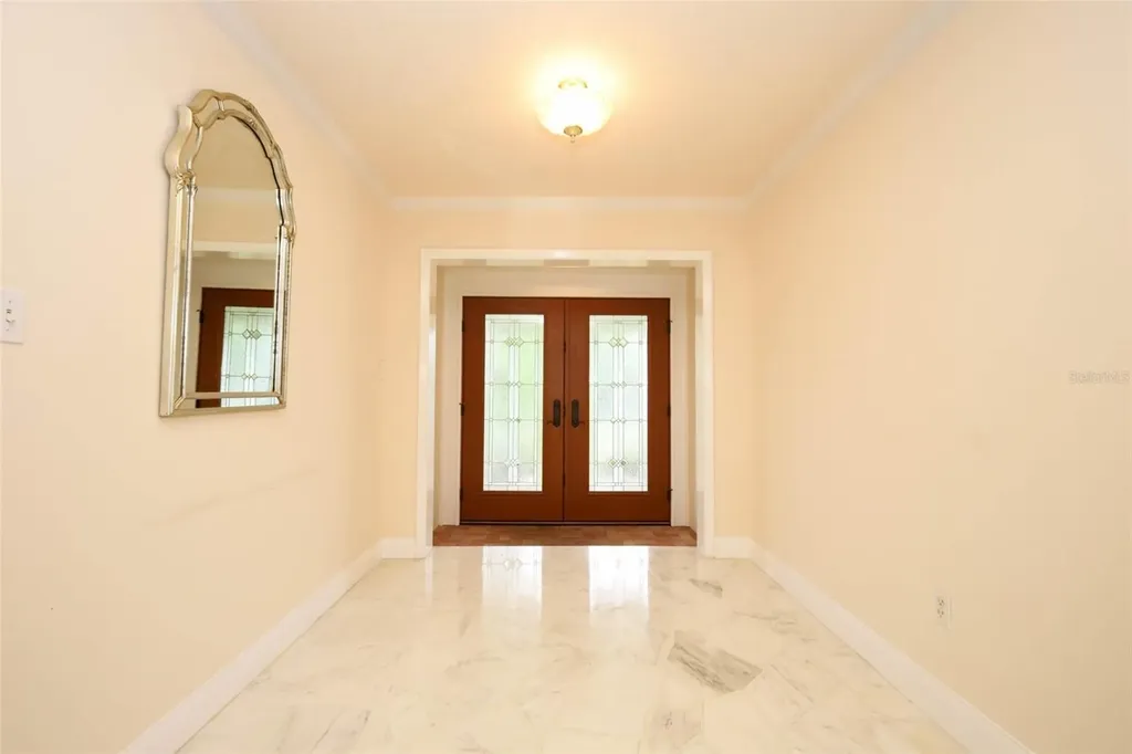 102 Pineview Circle Altamonte Springs FL 32714