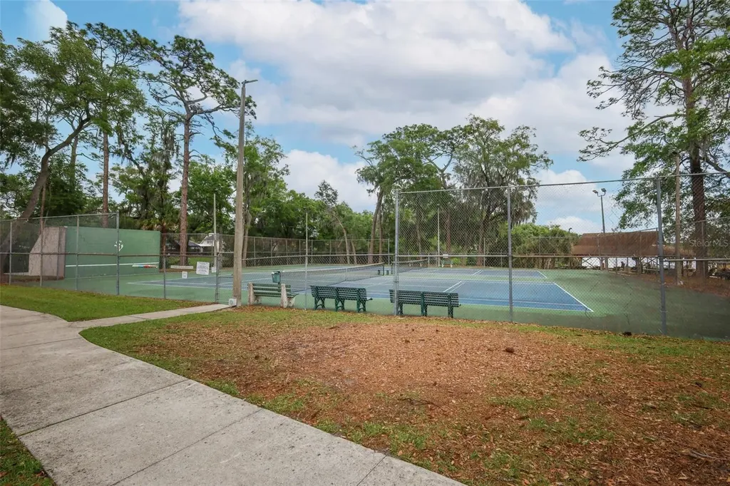 102 Pineview Circle Altamonte Springs FL 32714