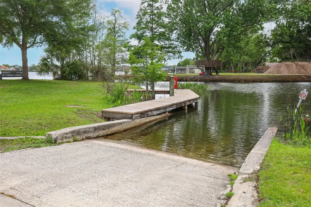 102 Pineview Circle Altamonte Springs FL 32714