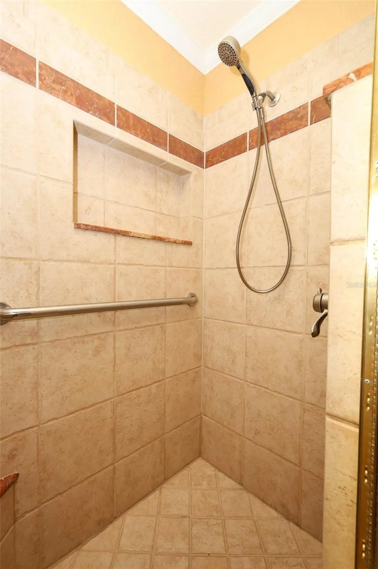 102 Pineview Circle Altamonte Springs FL 32714