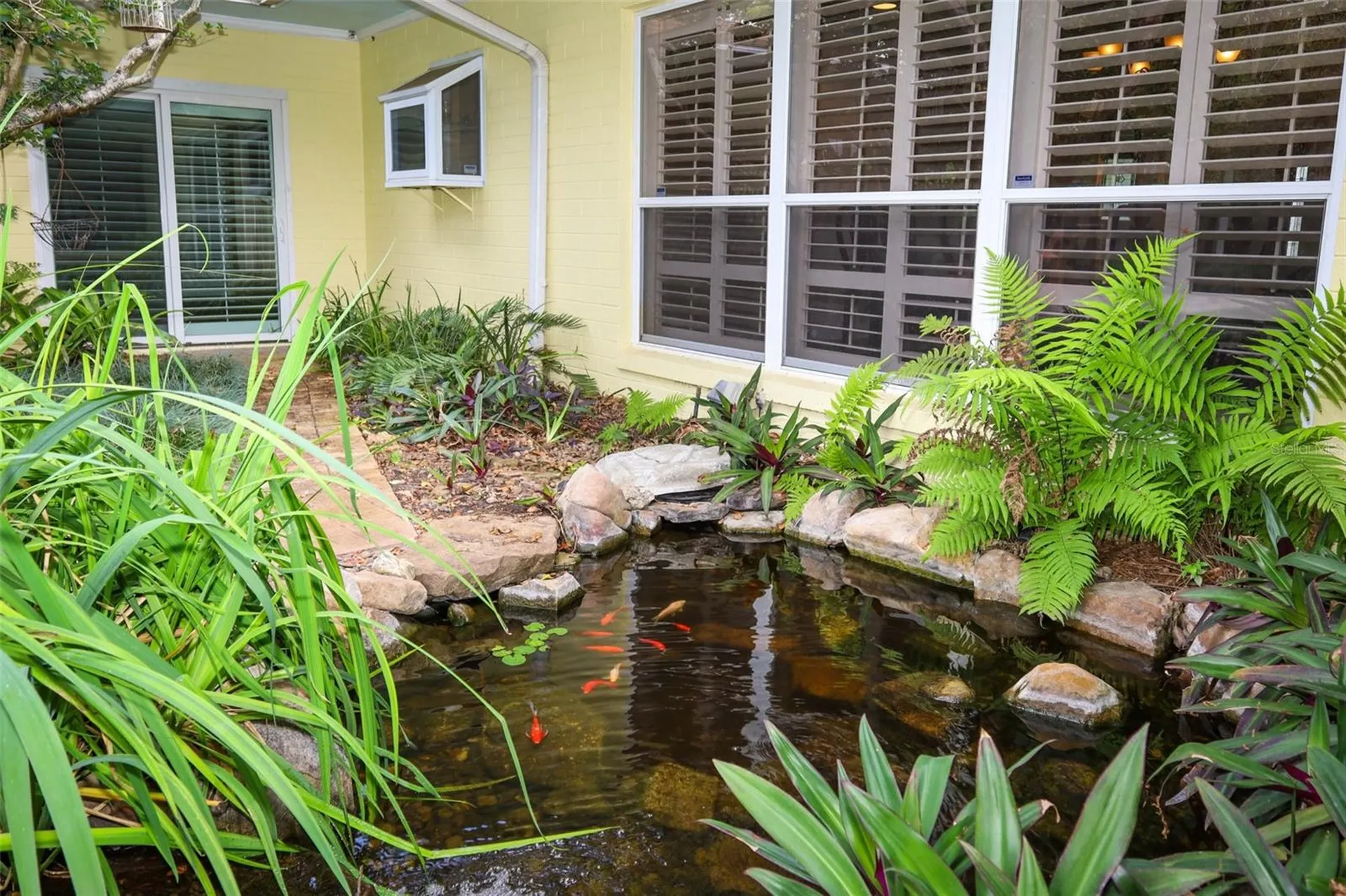 102 Pineview Circle Altamonte Springs FL 32714