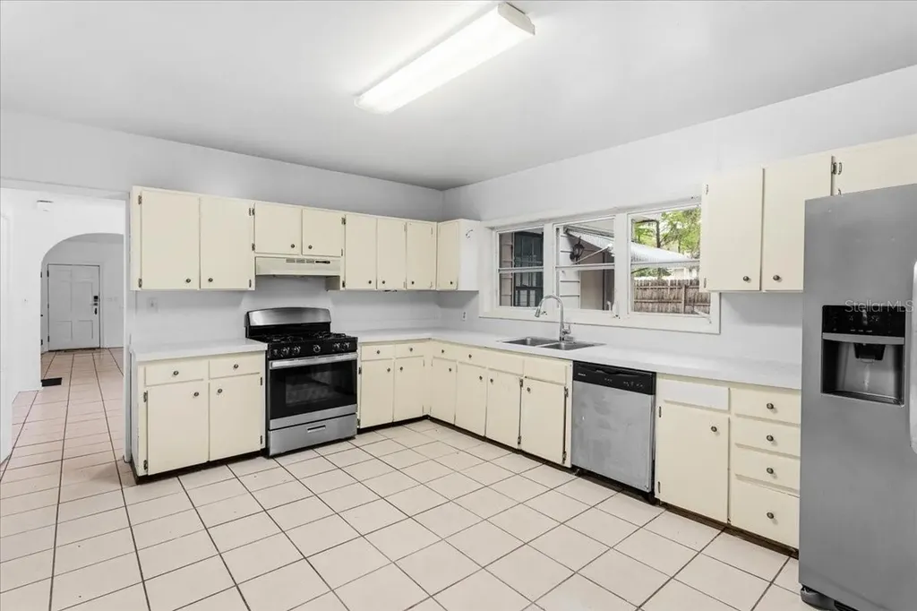 779 NW 37th Street Gainesville FL 32607