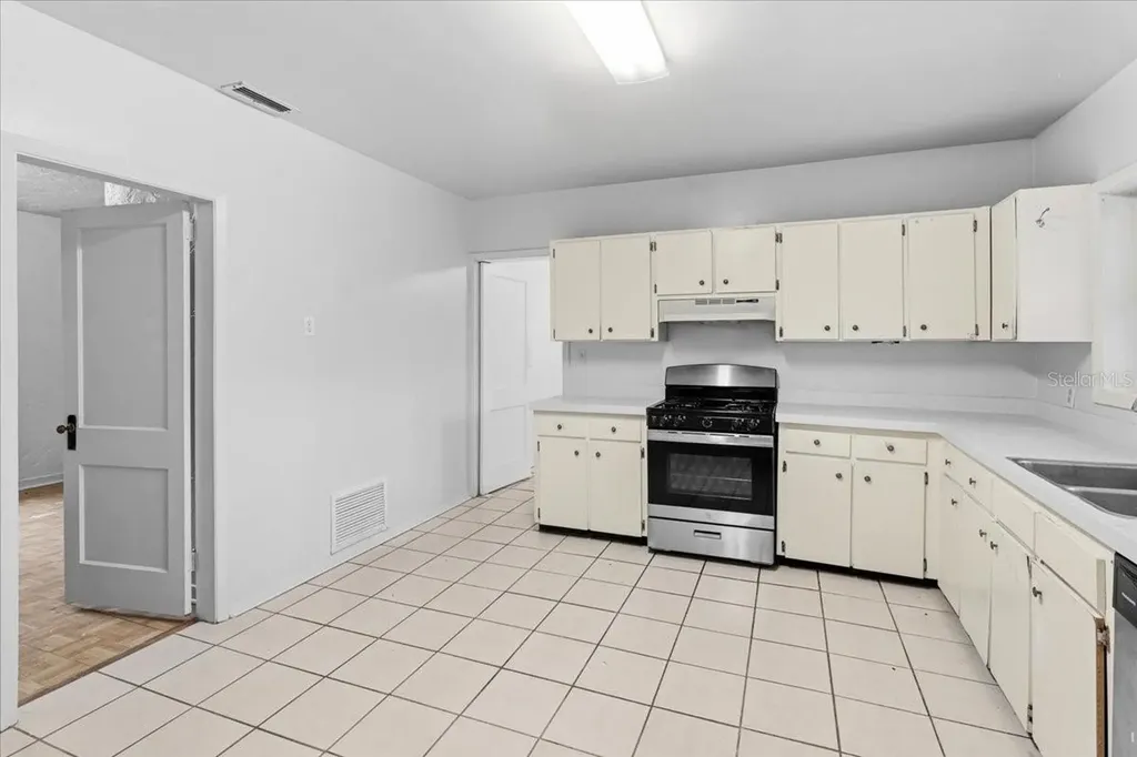779 NW 37th Street Gainesville FL 32607