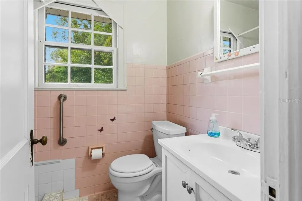 779 NW 37th Street Gainesville FL 32607