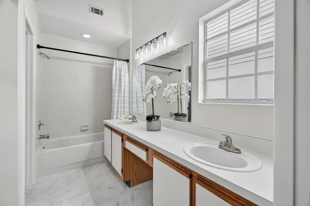 630 Maple Oak Circle Altamonte Springs FL 32701
