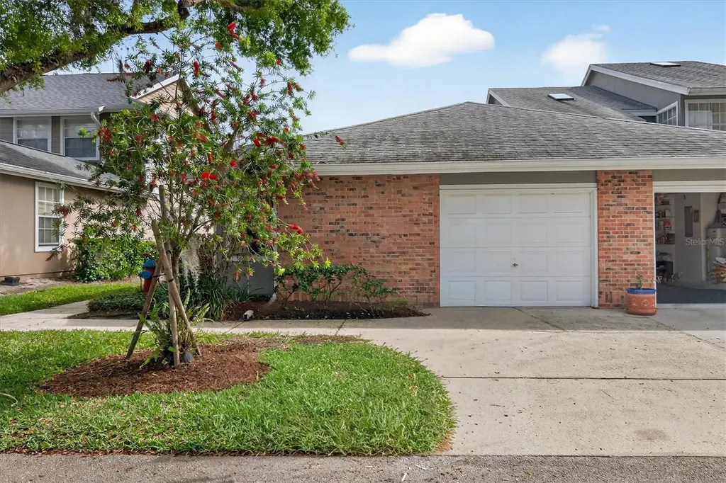 630 Maple Oak Circle Altamonte Springs FL 32701
