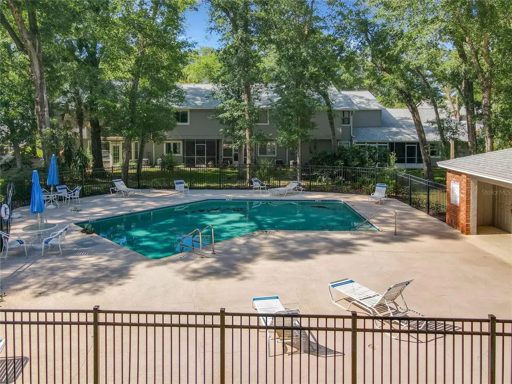 630 Maple Oak Circle Altamonte Springs FL 32701