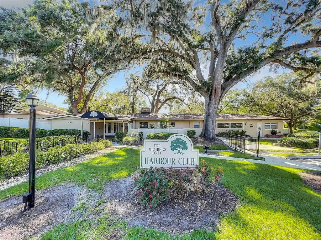 630 Maple Oak Circle Altamonte Springs FL 32701