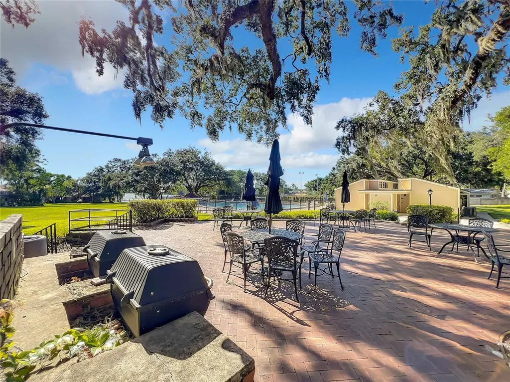 630 Maple Oak Circle Altamonte Springs FL 32701