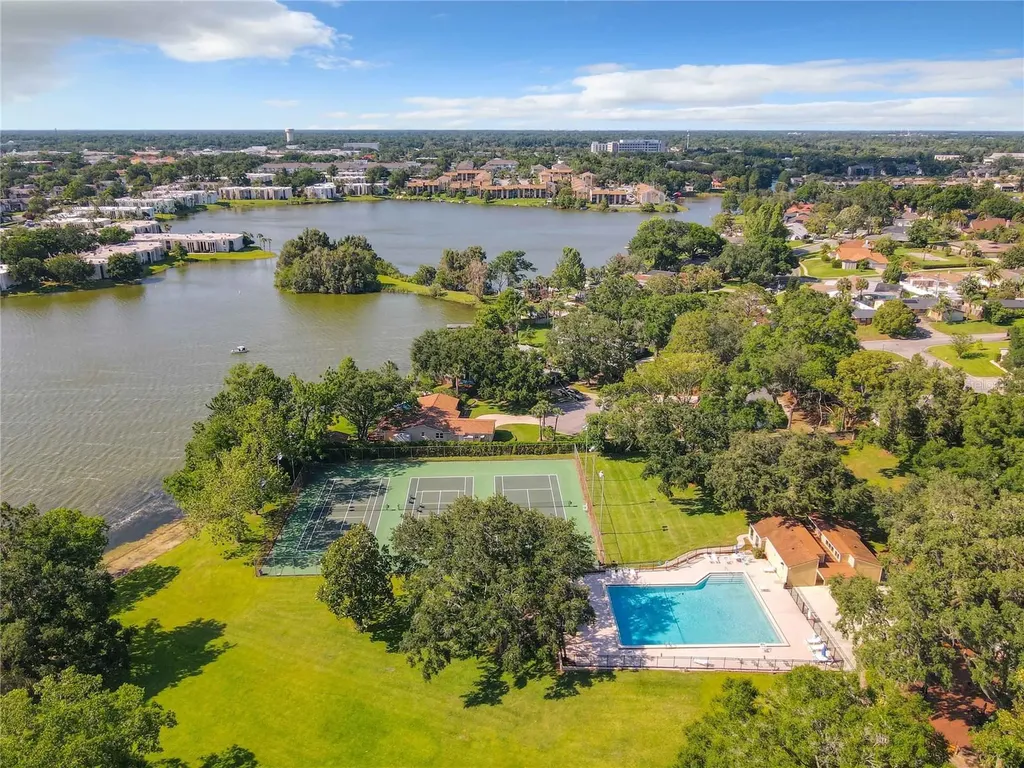 630 Maple Oak Circle Altamonte Springs FL 32701