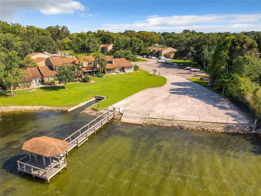 630 Maple Oak Circle Altamonte Springs FL 32701