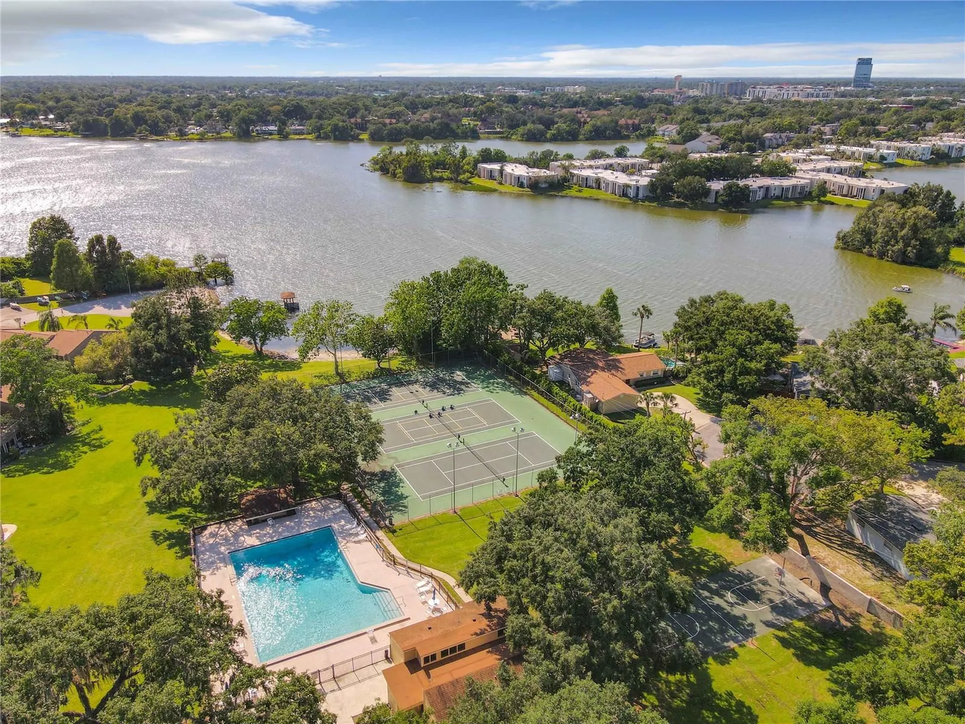 630 Maple Oak Circle Altamonte Springs FL 32701