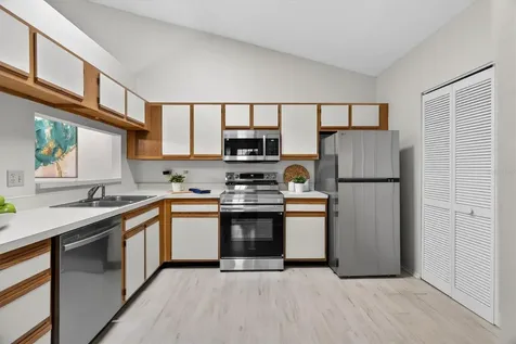 630 Maple Oak Circle Altamonte Springs FL 32701