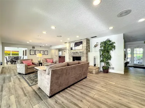 630 Maple Oak Circle Altamonte Springs FL 32701