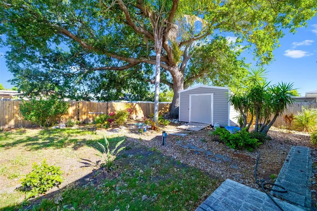 2005 39th Street W Bradenton FL 34205