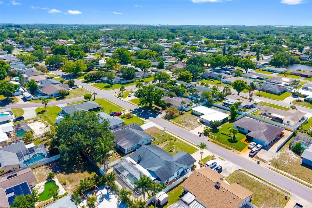 2005 39th Street W Bradenton FL 34205