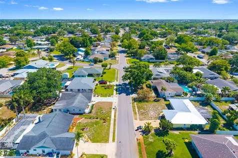 2005 39th Street W Bradenton FL 34205