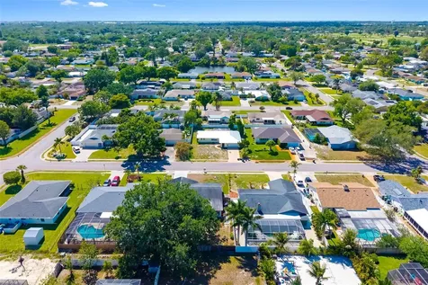 2005 39th Street W Bradenton FL 34205