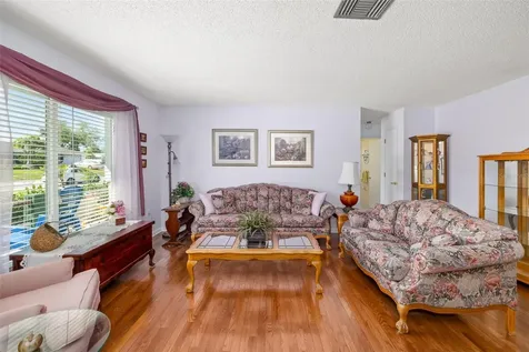 2005 39th Street W Bradenton FL 34205