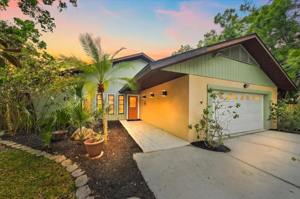 3246 Maiden Lane Sarasota FL 34231