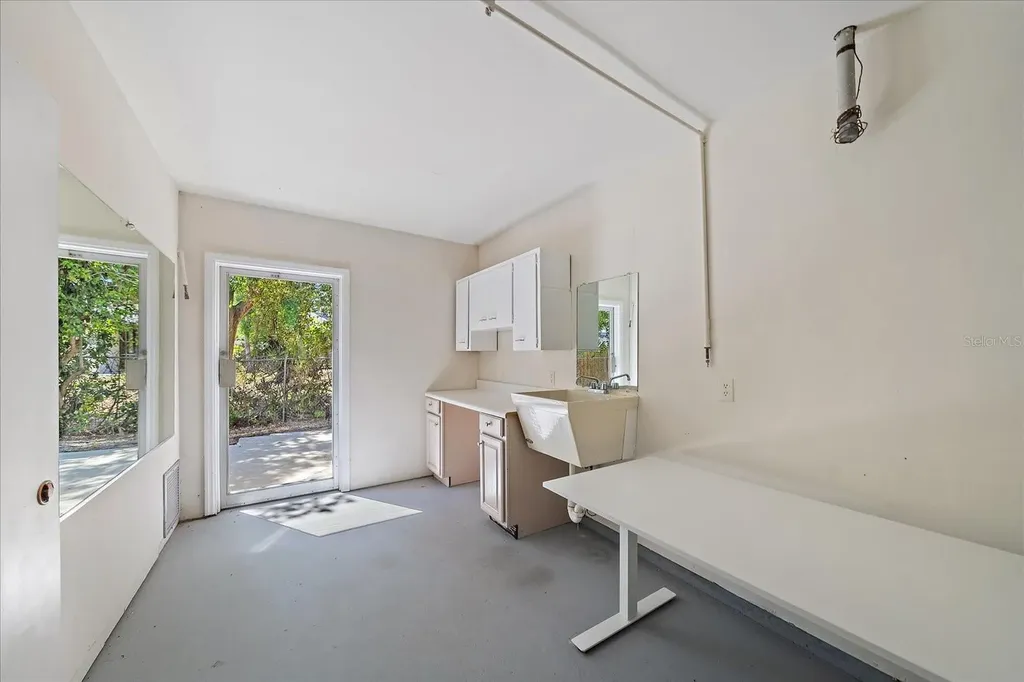 3246 Maiden Lane Sarasota FL 34231