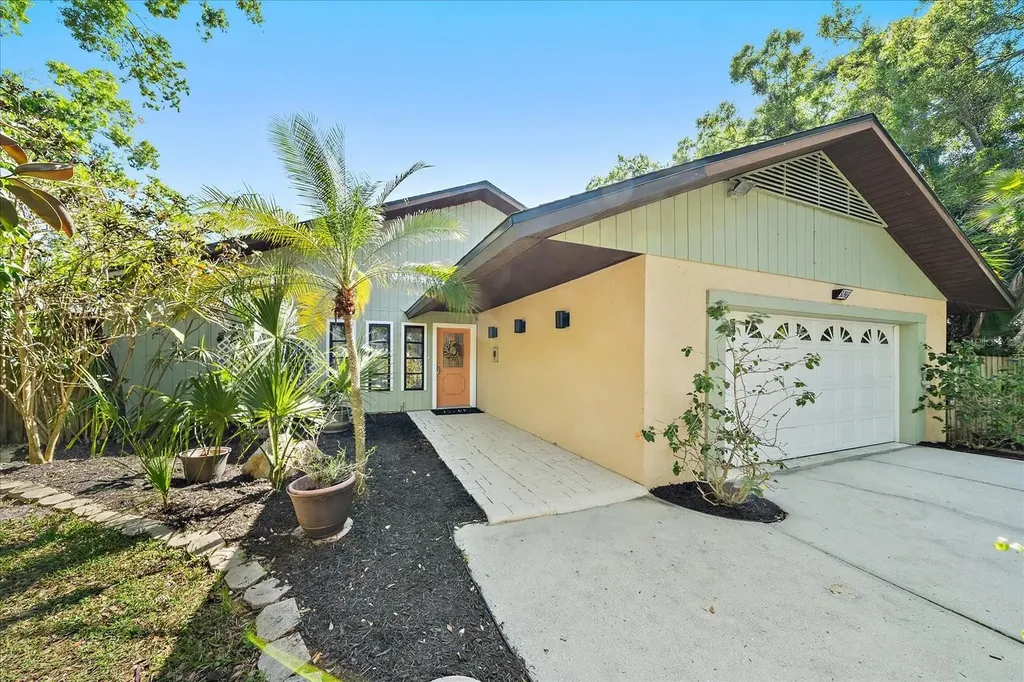 3246 Maiden Lane Sarasota FL 34231