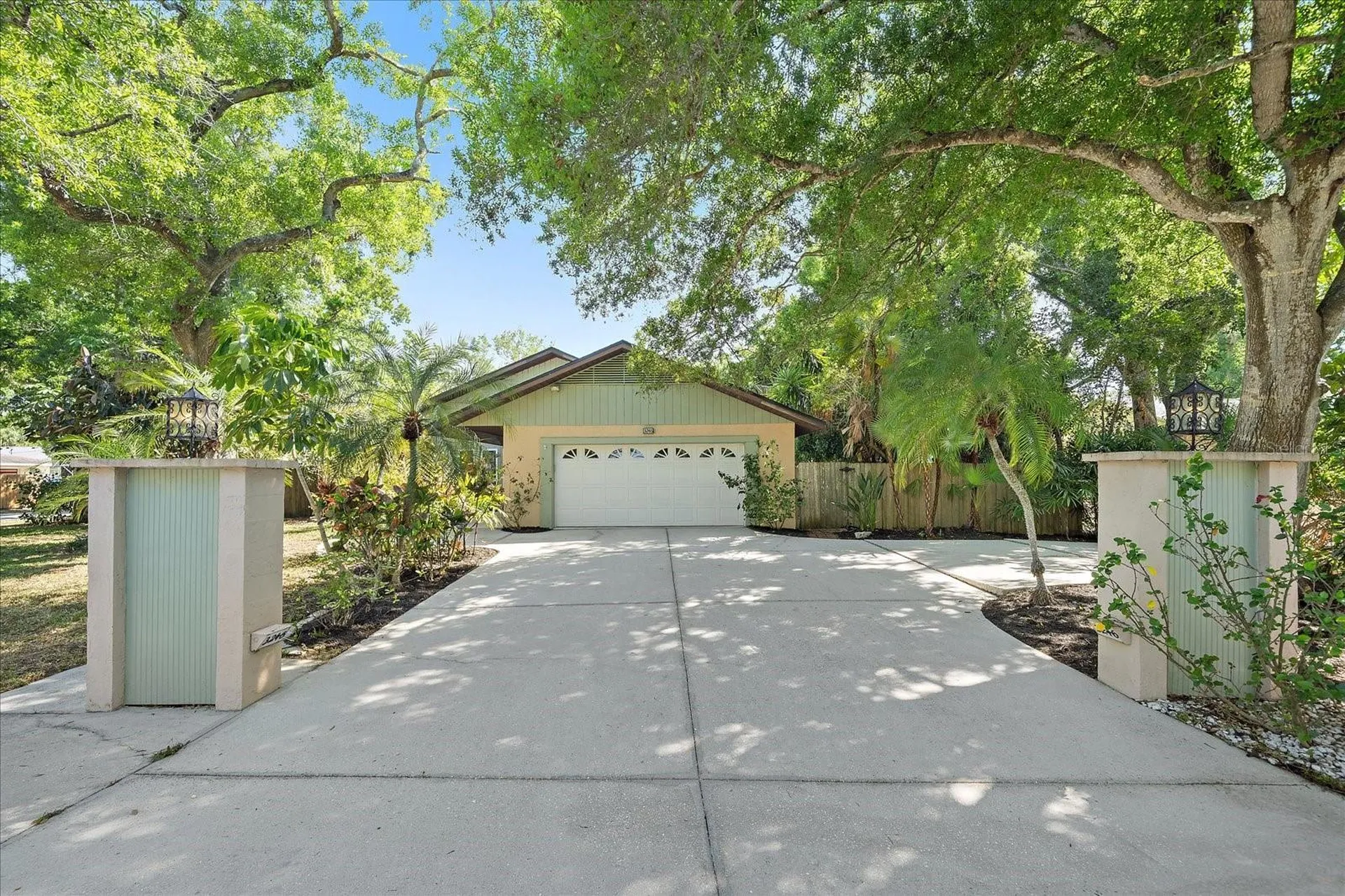 3246 Maiden Lane Sarasota FL 34231
