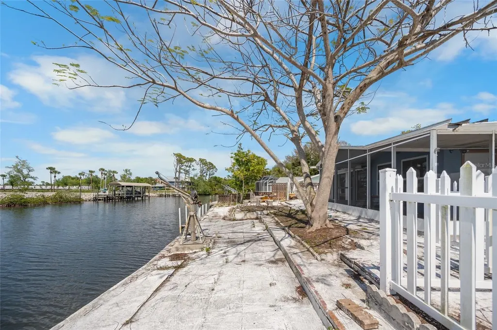 1030 Drury Lane Englewood FL 34224