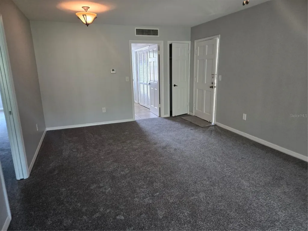 10342 Carrollwood Lane Tampa FL 33618