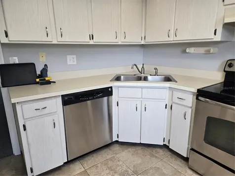10342 Carrollwood Lane Tampa FL 33618