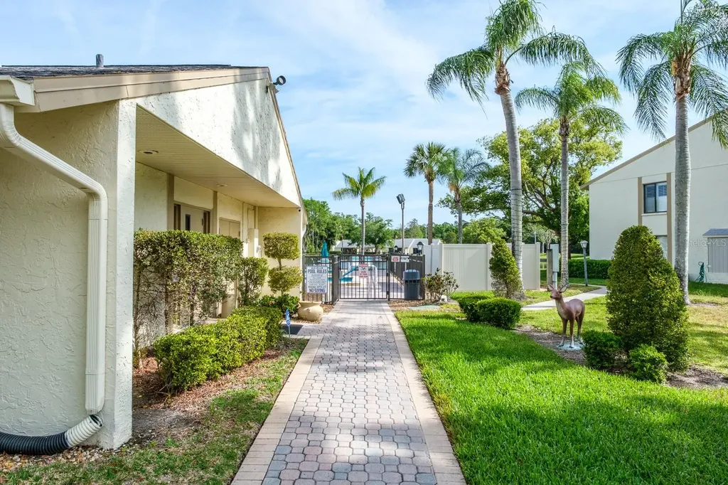 3166 Lake Pine Way S Tarpon Springs FL 34688