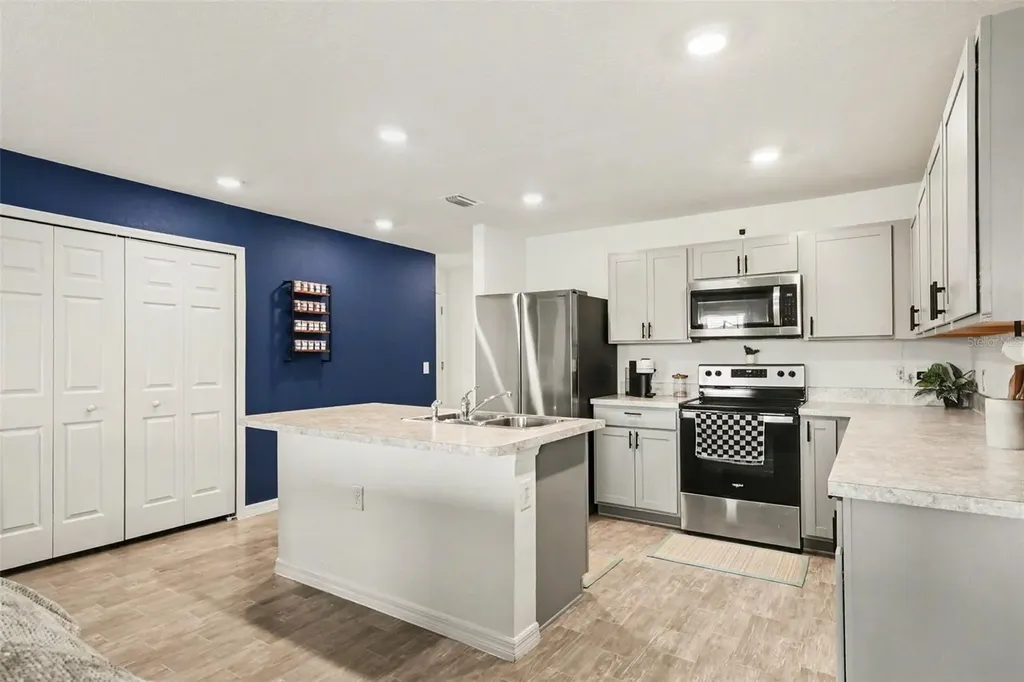1409 NE 4th Place Cape Coral FL 33909