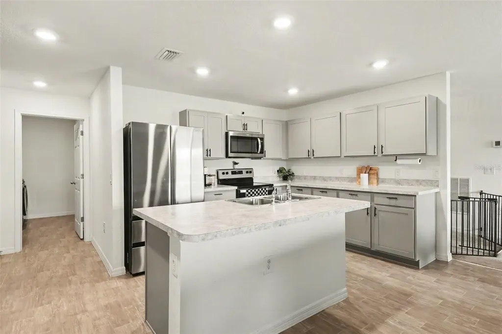 1409 NE 4th Place Cape Coral FL 33909
