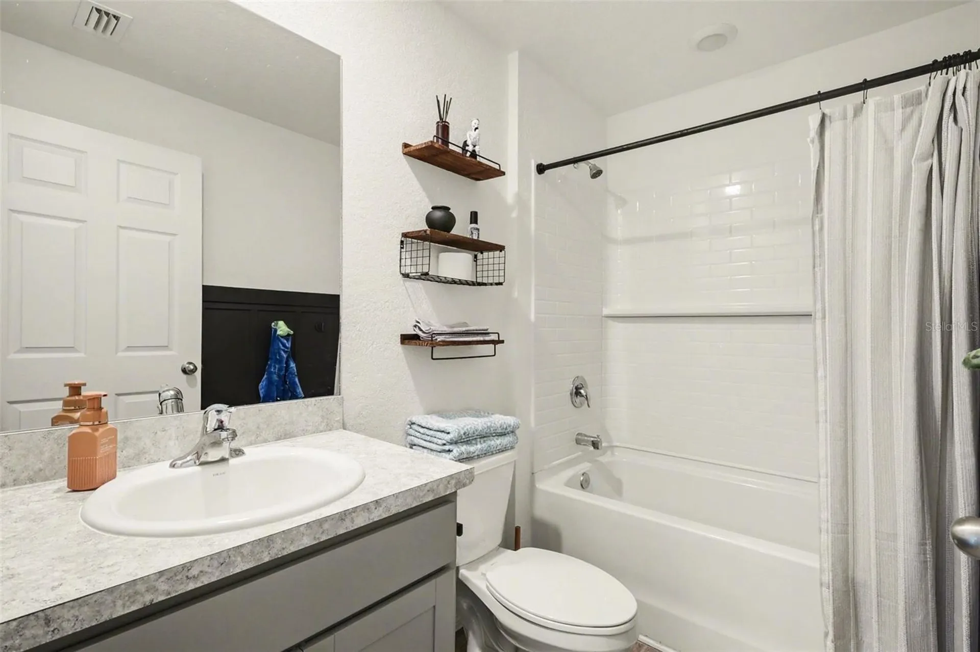 1409 NE 4th Place Cape Coral FL 33909