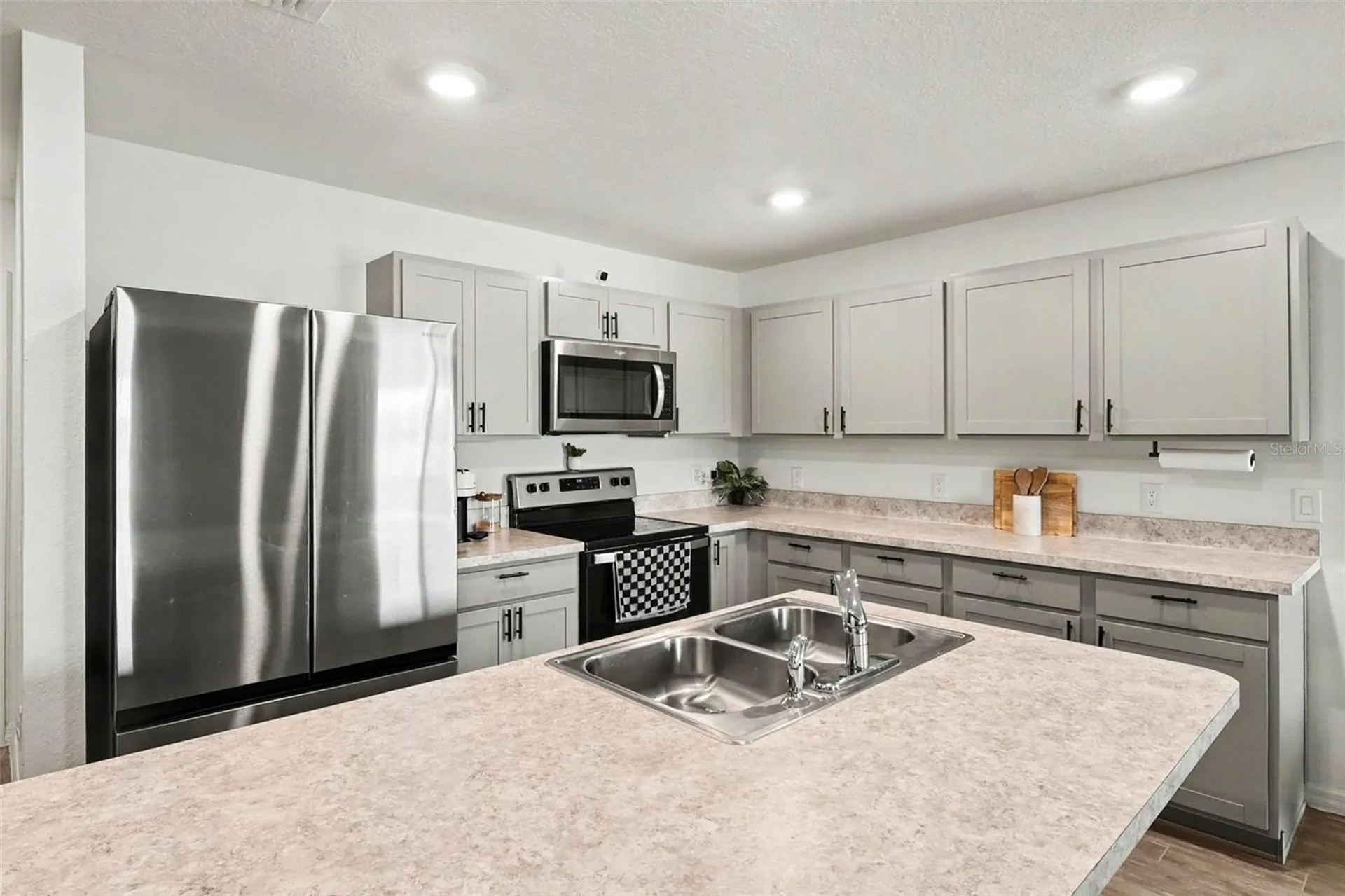 1409 NE 4th Place Cape Coral FL 33909